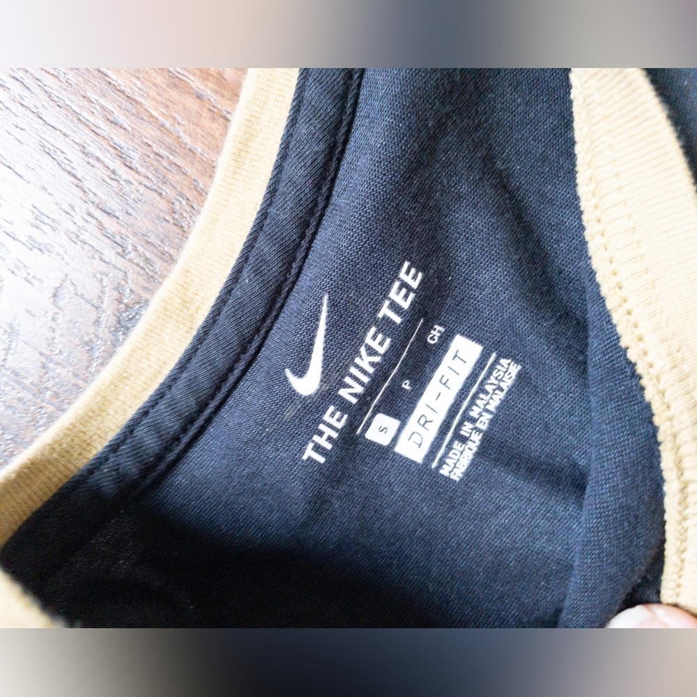 Nike black tank top gold crackle swoosh and trim SZ S - Picture 4 of 5